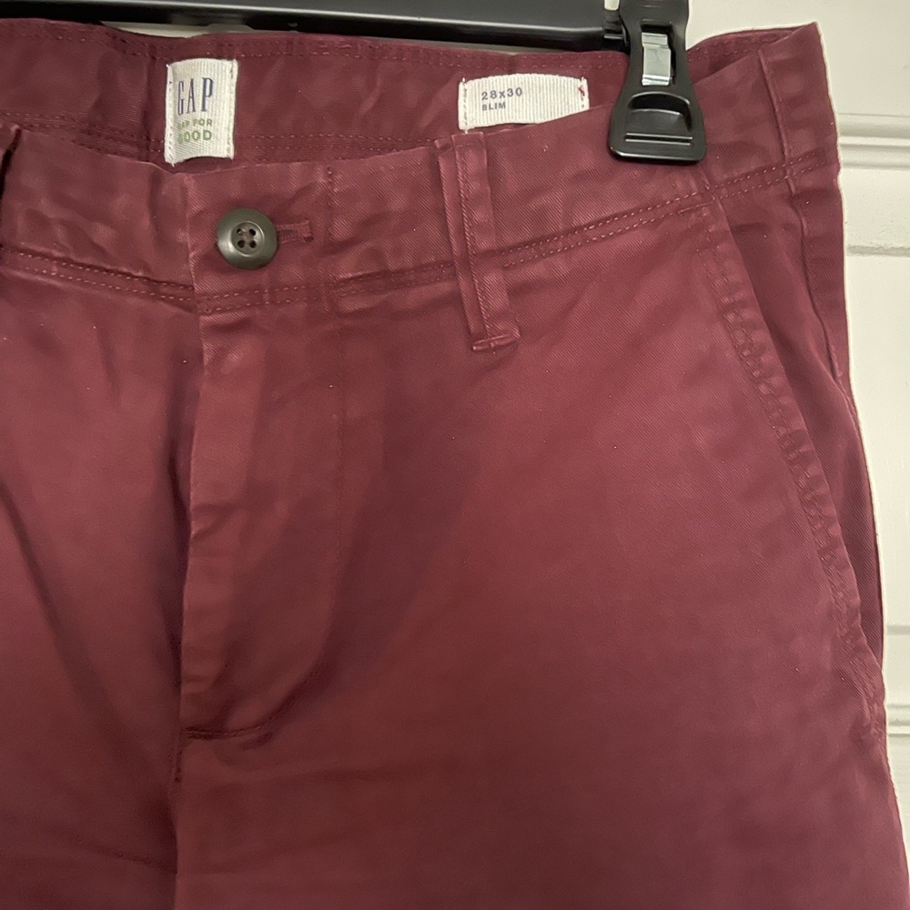 Men’s GAP Slim Fit Chino Khakis Burgundy Maroon 28x30 Excellent Condition